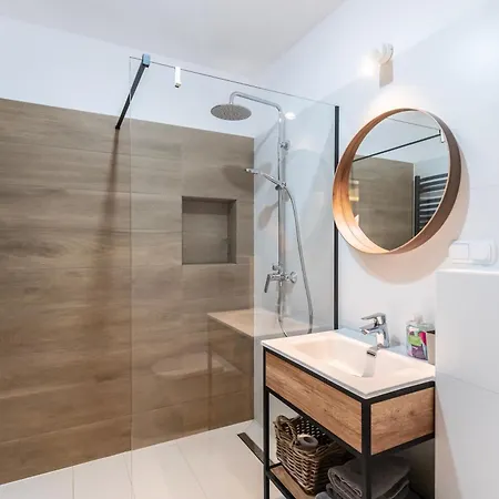 Bed & Breakfast Drzewicz 3*