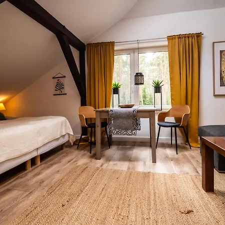 Bed & Breakfast Drzewicz 3*